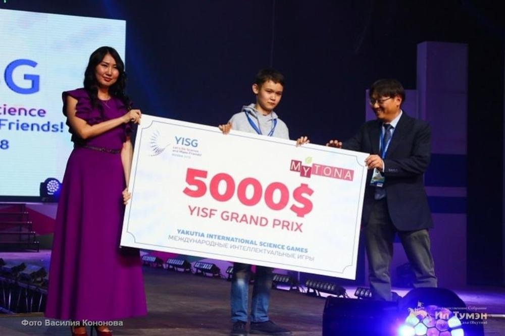 Казахстанский школьник выиграл пять тысяч долларов за изобретение для немых