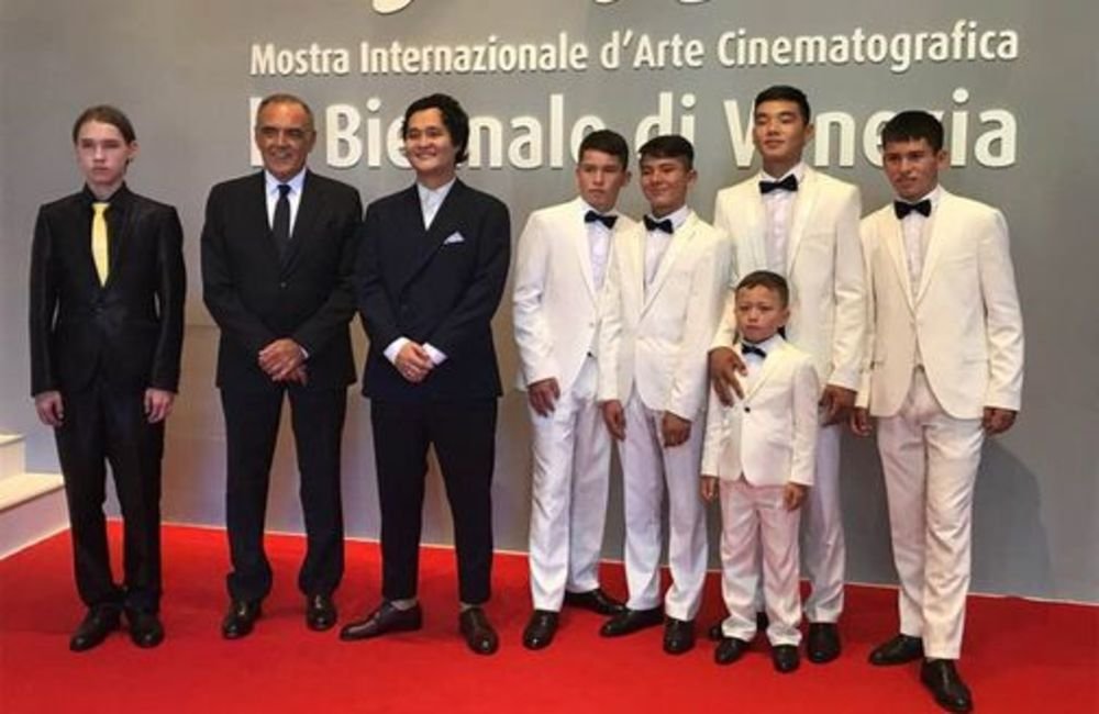 Казахстанец Эмир Байгазин получил награду на Венецианском кинофестивале