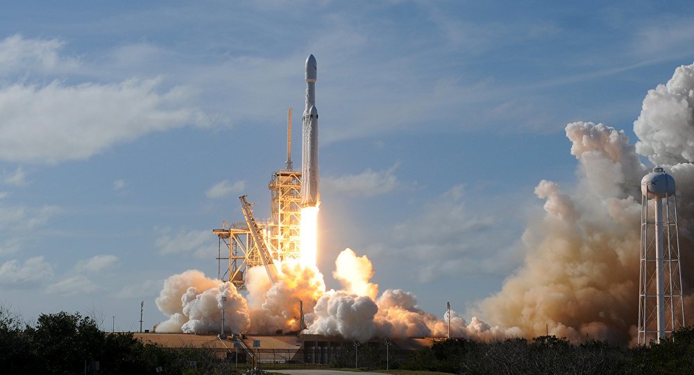 SpaceX запустила в космос два казахстанских спутника