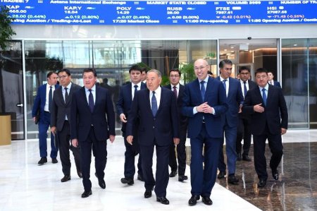 Нурсултан Назарбаев посетил Международный финансовый центр «Астана»
