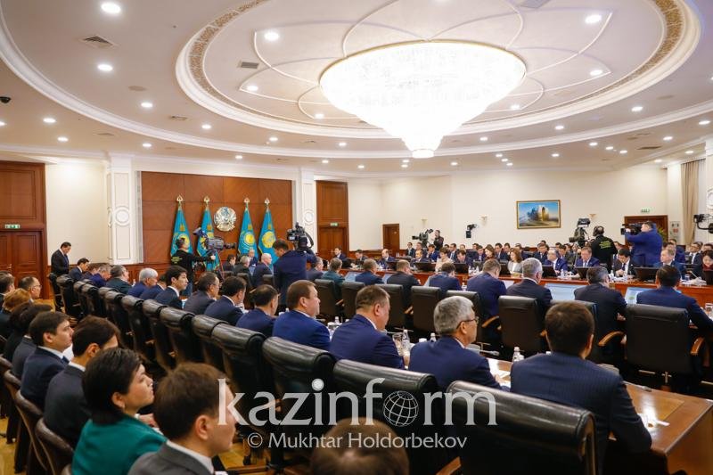 Президент РК объявил мораторий на расходы по приобретению дорогостоящей мебели и проведение форумов