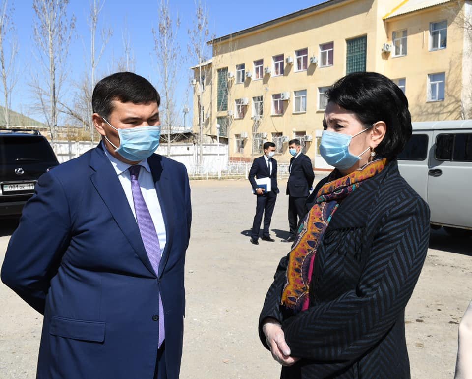 Аким области Гульшара Абдыкаликова посетила филиал Национального центра экспертизы и сертификации