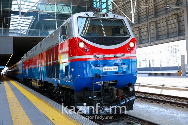 Внутри Казахстана приостановлены все пассажирские железнодорожные сообщения