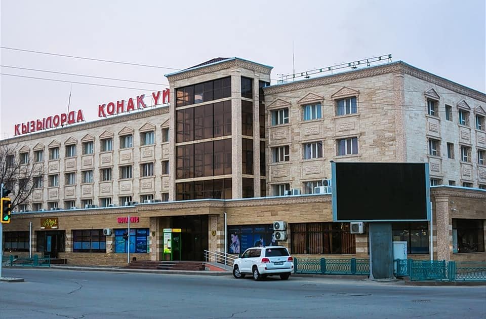 Кызылординских врачей поселили в гостиницу и обеспечили трехразовым питанием