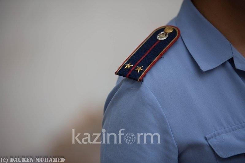 В Кызылорде задержали полицейского за взятку