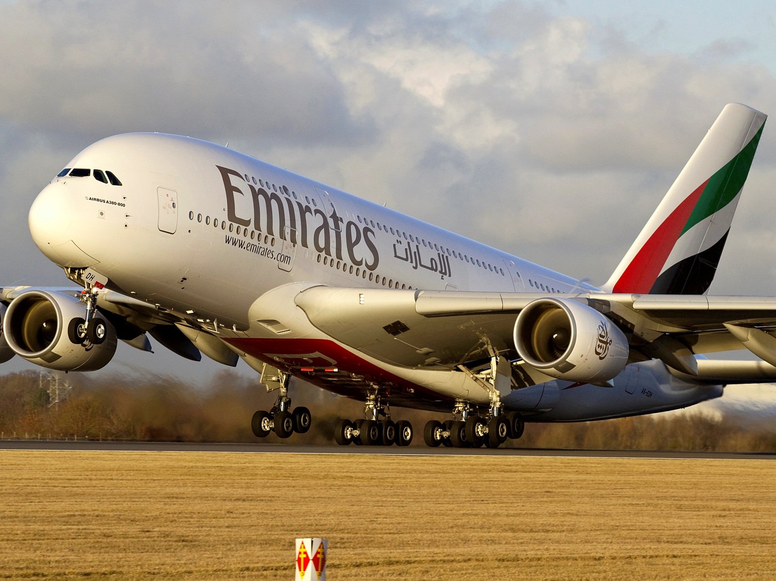Emirates перезапускает полеты по девяти направлениям