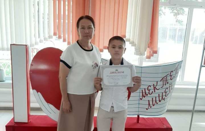 Ученик из Сырдарьинского района выиграл Республиканский математический турнир
