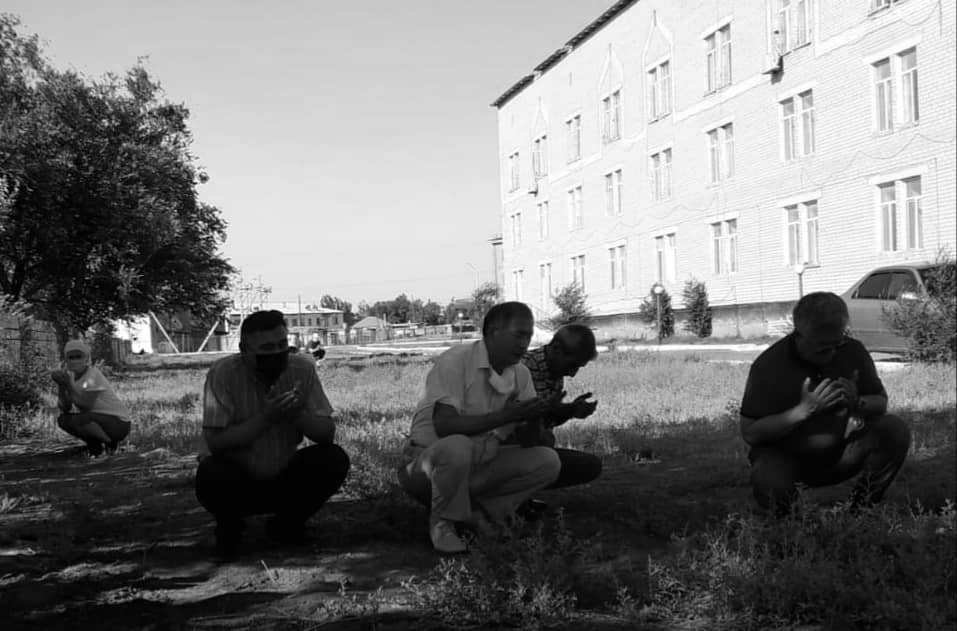 Прочитали молитву и дали обед медицинским работникам в Кармакшинском районе