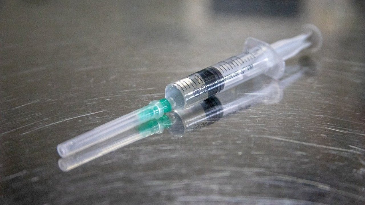 ВОЗ назвала сроки начала вакцинации от коронавируса