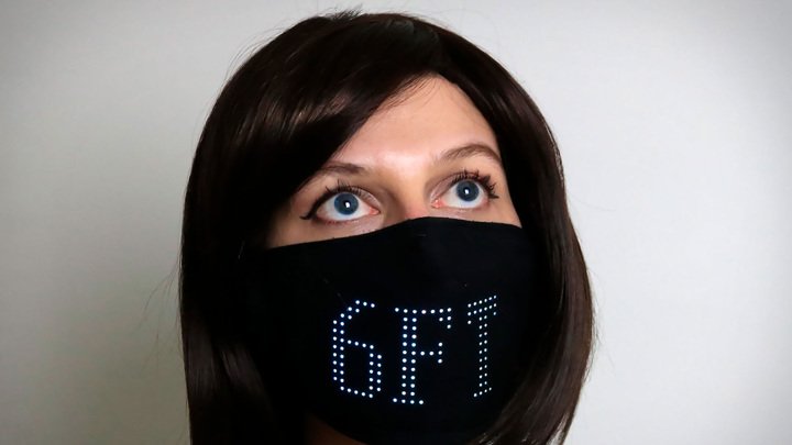 Создана защитная маска с дисплеем