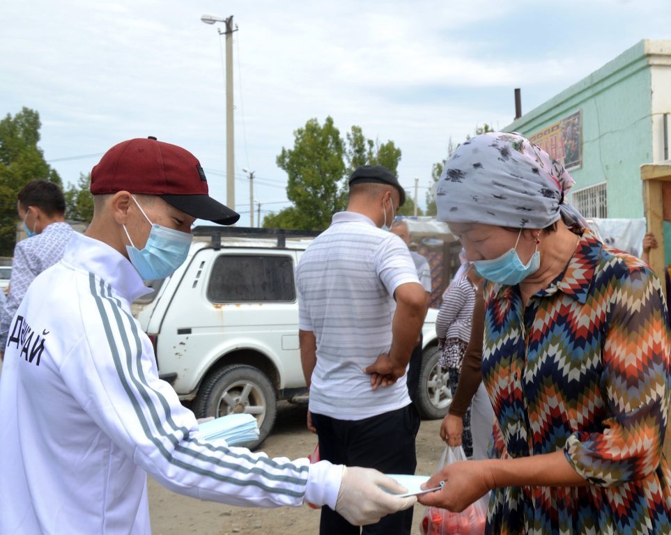 Волонтеры Жалагашского района раздали 400 масок