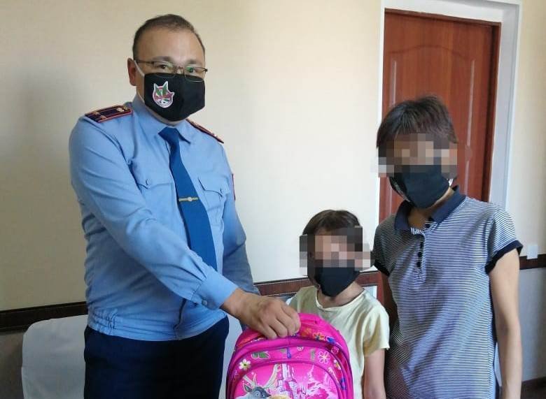 Кызылординские полицейские помогли школьникам