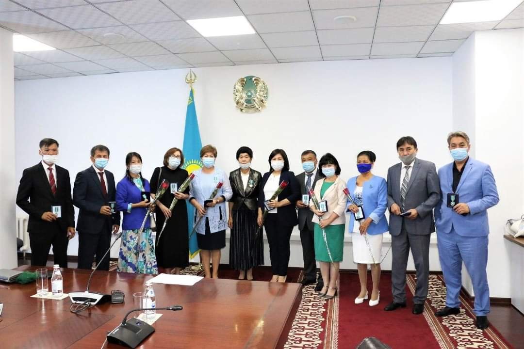 Вручены юбилейные медали «25 лет Конституции Республики Казахстан»