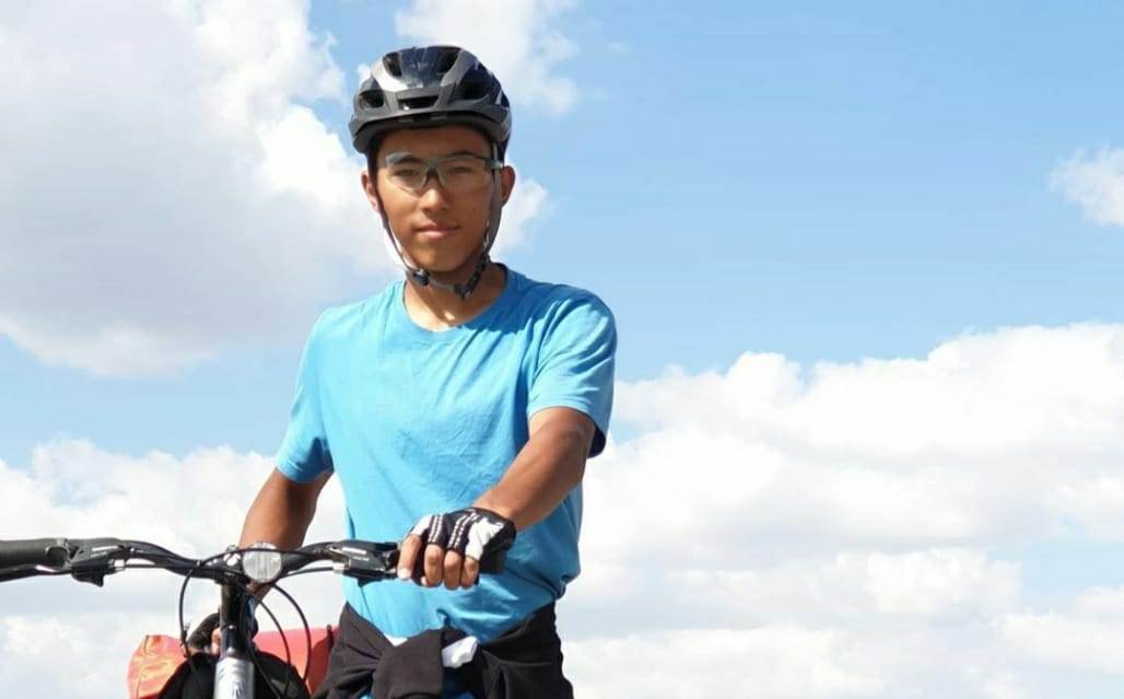 Велотурист из Алматы побывал в Аральске