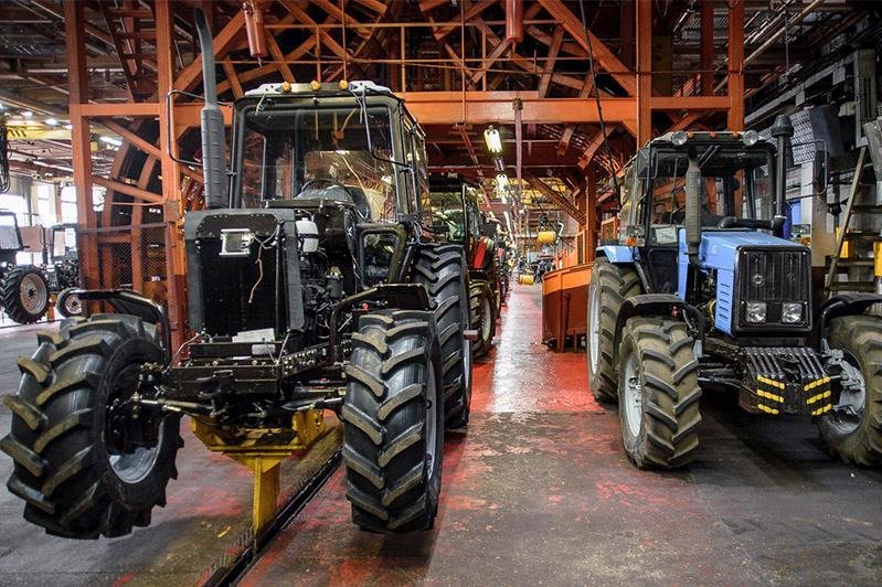 1 118 тракторов произвели в Казахстане за восемь месяцев